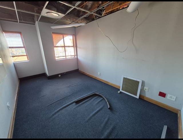 499.99M² OFFICE TO LET IN RIVONIA